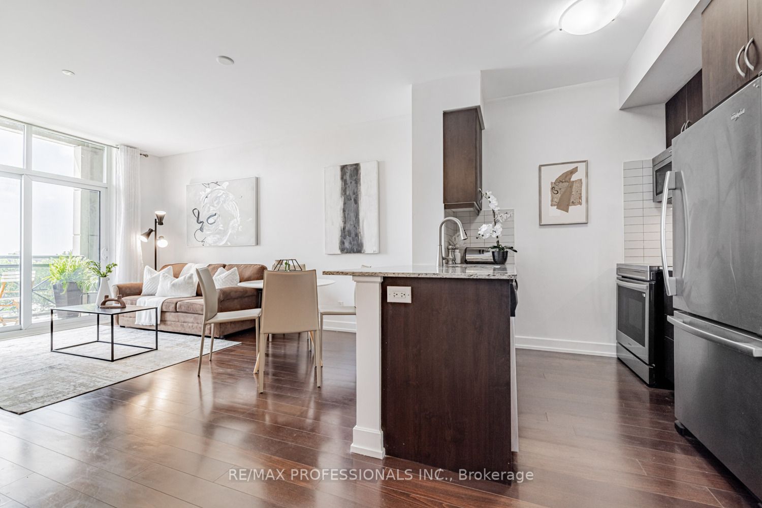 6 Eva Road 205