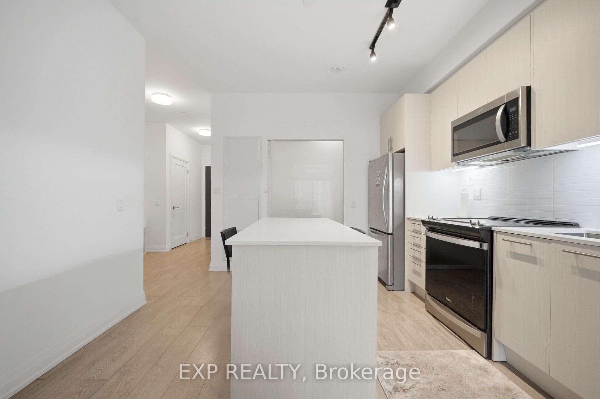 286 Main Street 10