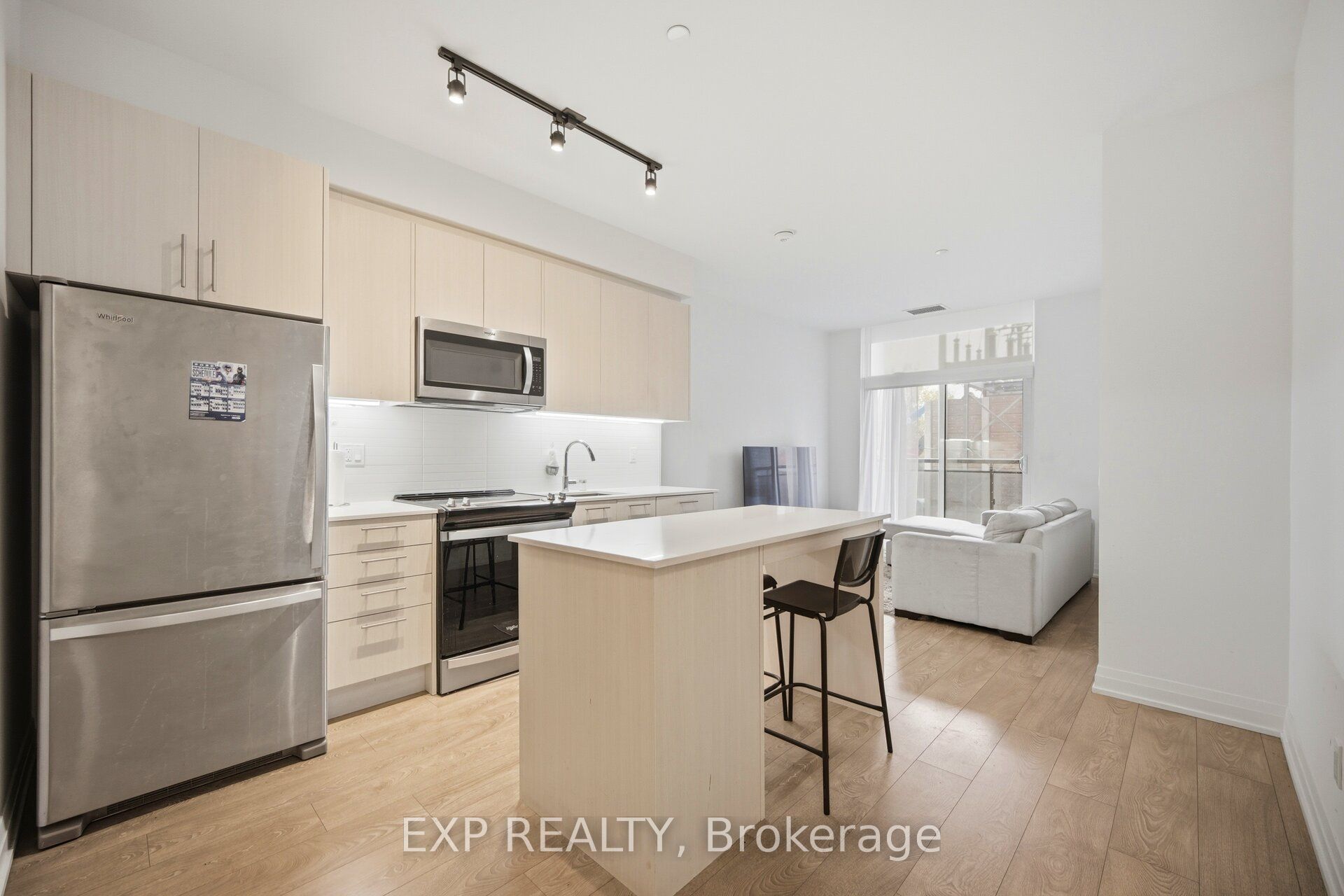 286 Main Street 10