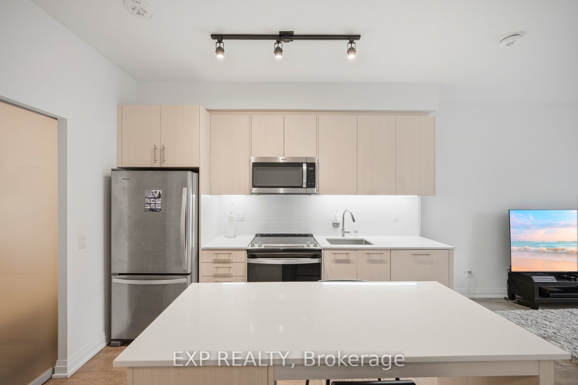 286 Main Street 10