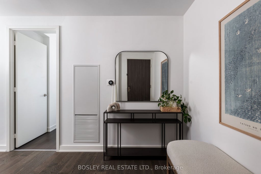 Photo of 185 Roehampton Avenue #1702, Toronto, ON M4P 0C6 (MLS # C13818592)