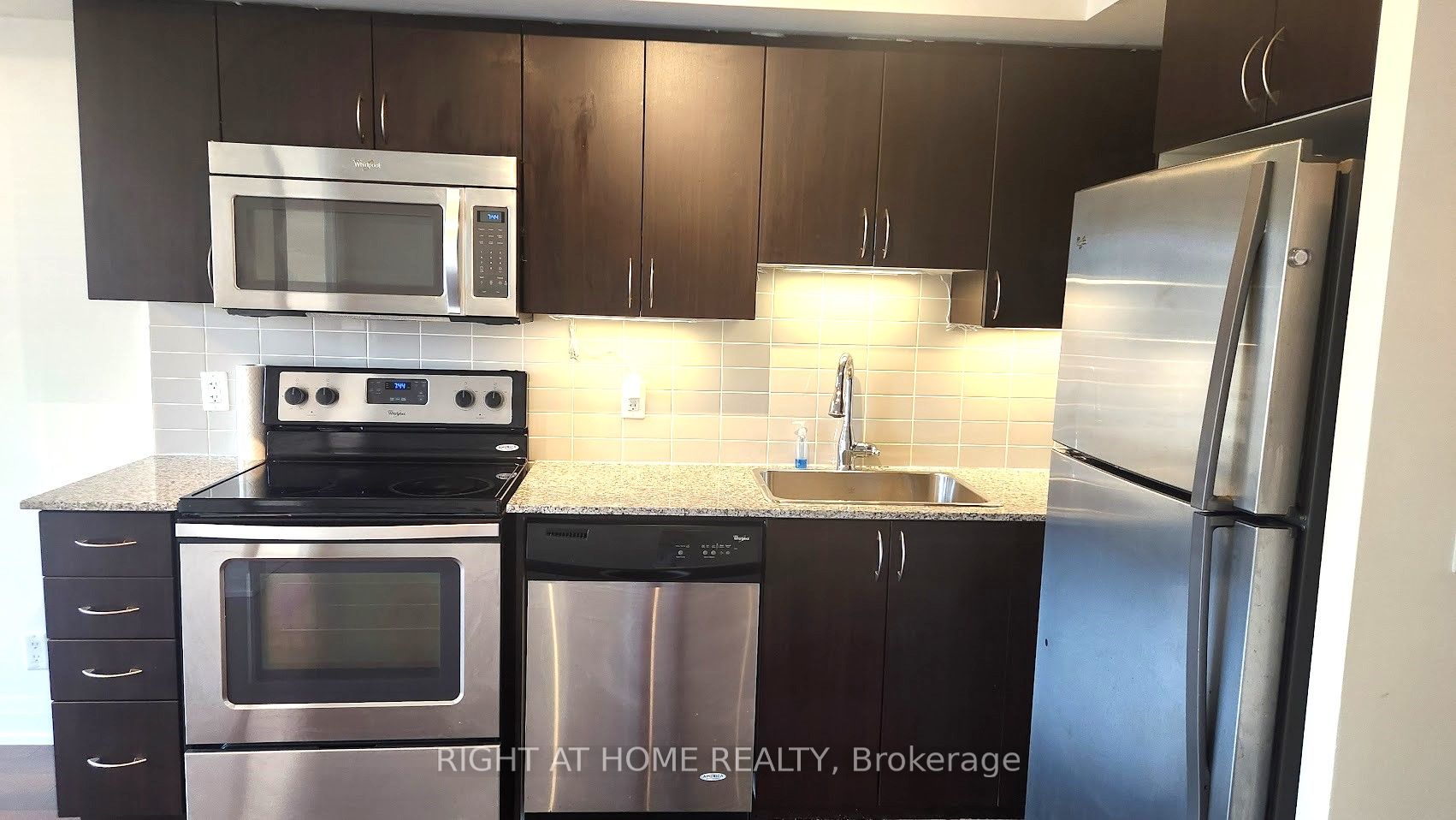 372 Highway 7 Street E 915