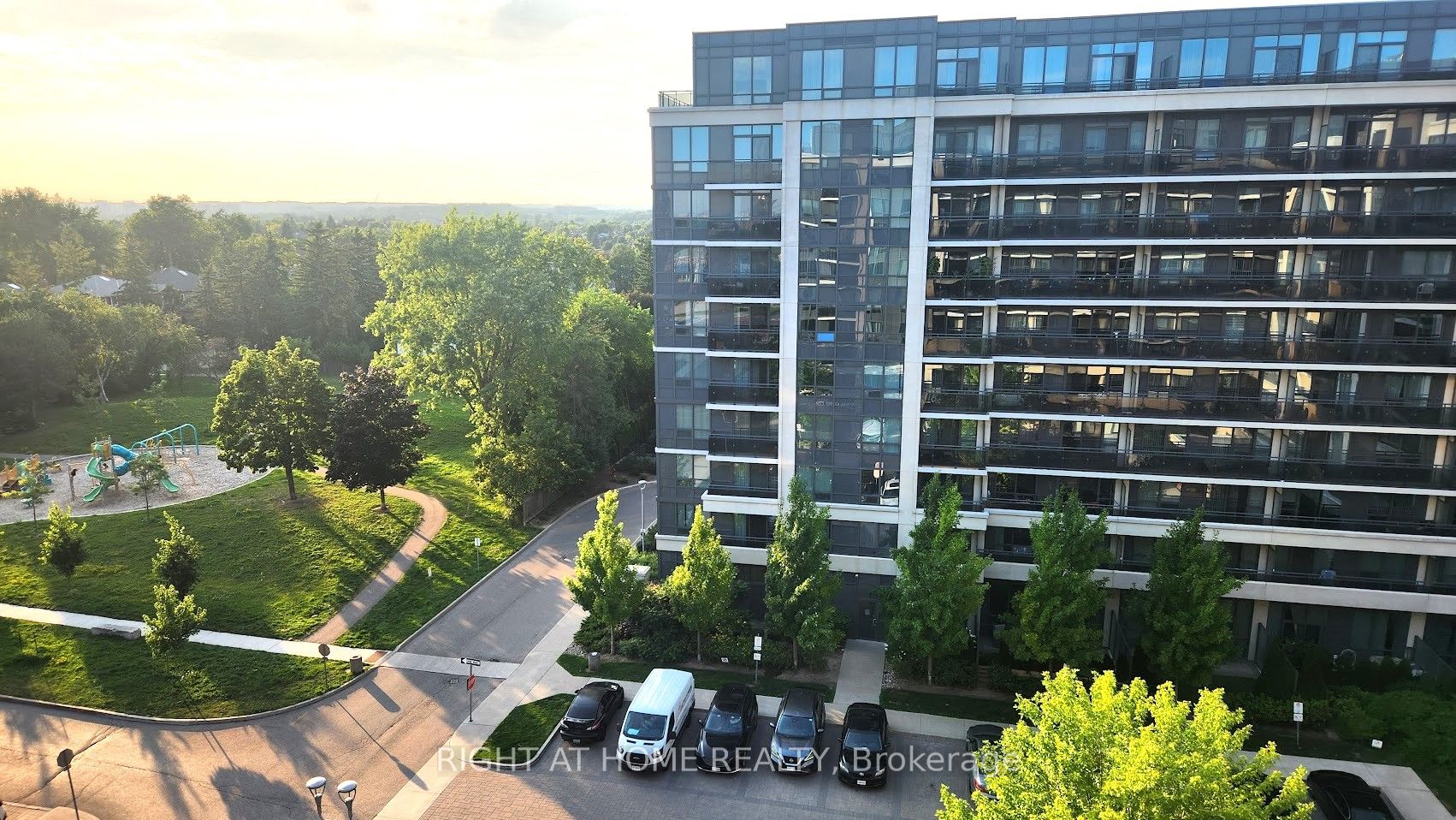 372 Highway 7 Street E 915