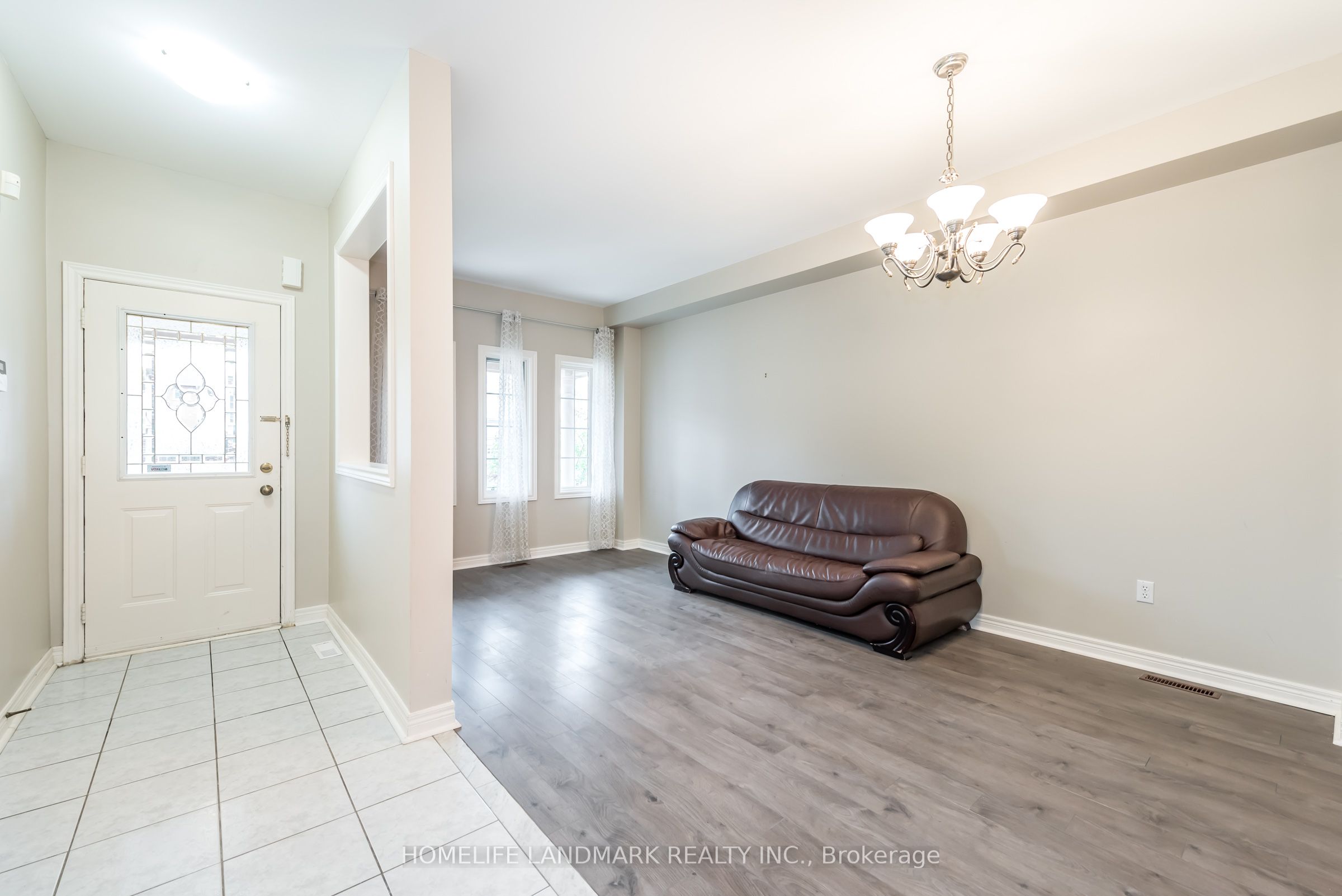 97 Annina Crescent
