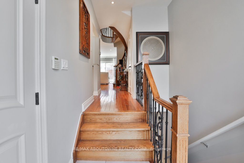 45 Tradewind Drive