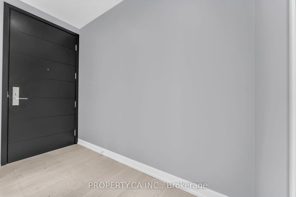 Photo of 488 University Avenue #3002, Toronto, ON M5G 0C1 (MLS # C13546234)