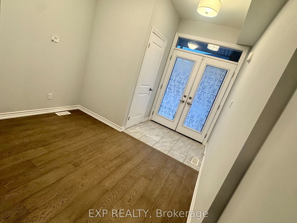 Photo of 87 Renfrew Trail #18, Welland, ON L3C 0K2 (MLS # X12574944)