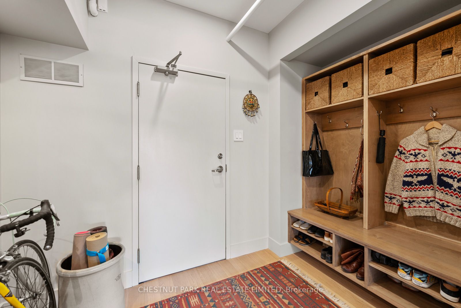 1852 Queen Street E 304