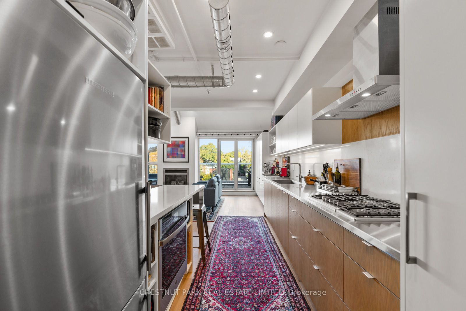 1852 Queen Street E 304