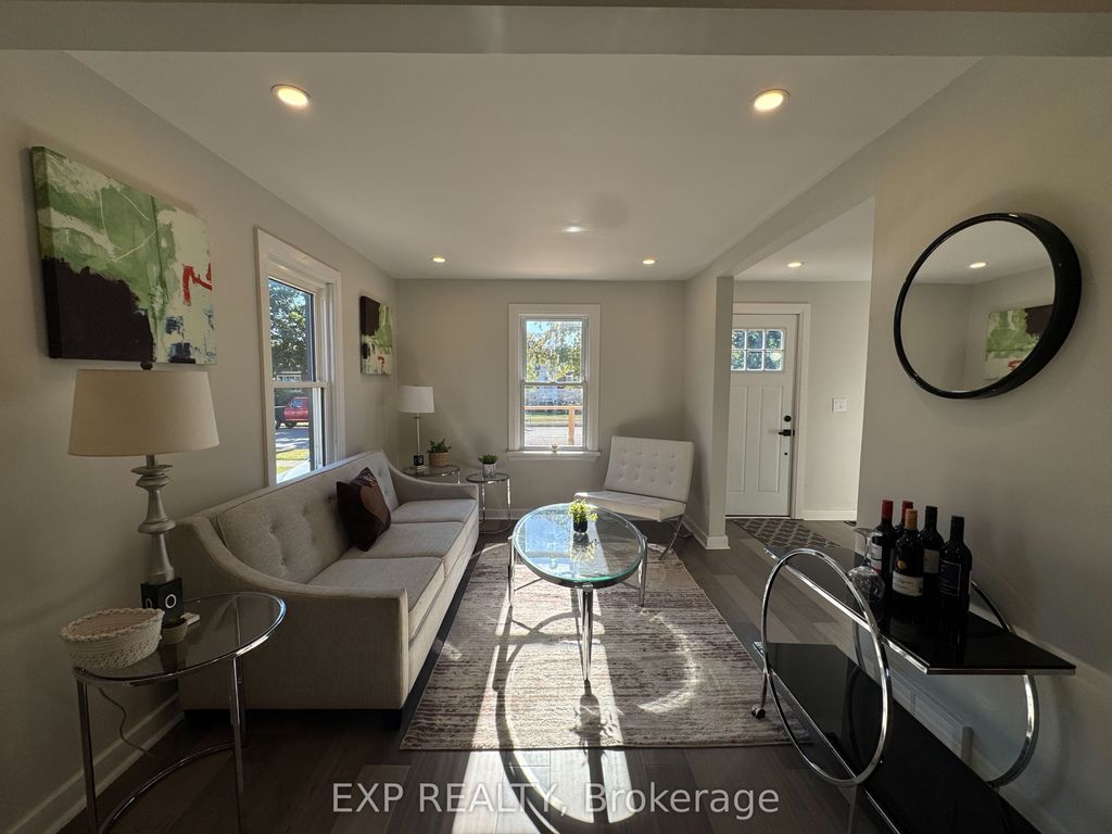 Photo of 260 Wallace Avenue S, Welland, ON L3B 1R6 (MLS # X12701938)