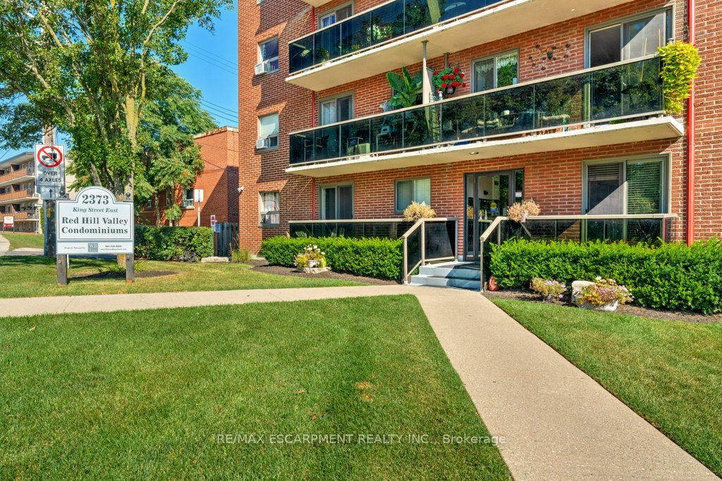 Photo of 2373 King Street E #17, Hamilton, ON L8K 1X9 (MLS # X13428754)