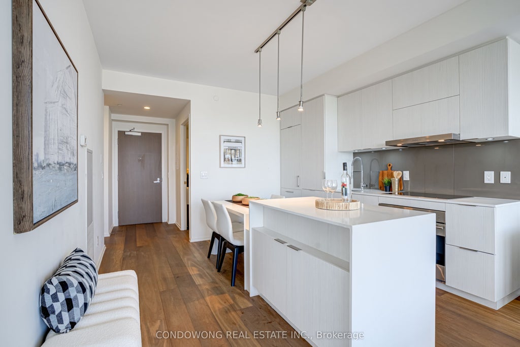 Photo of 1 Bloor Street E #4710, Toronto, ON M4W 1A9 (MLS # C13786956)