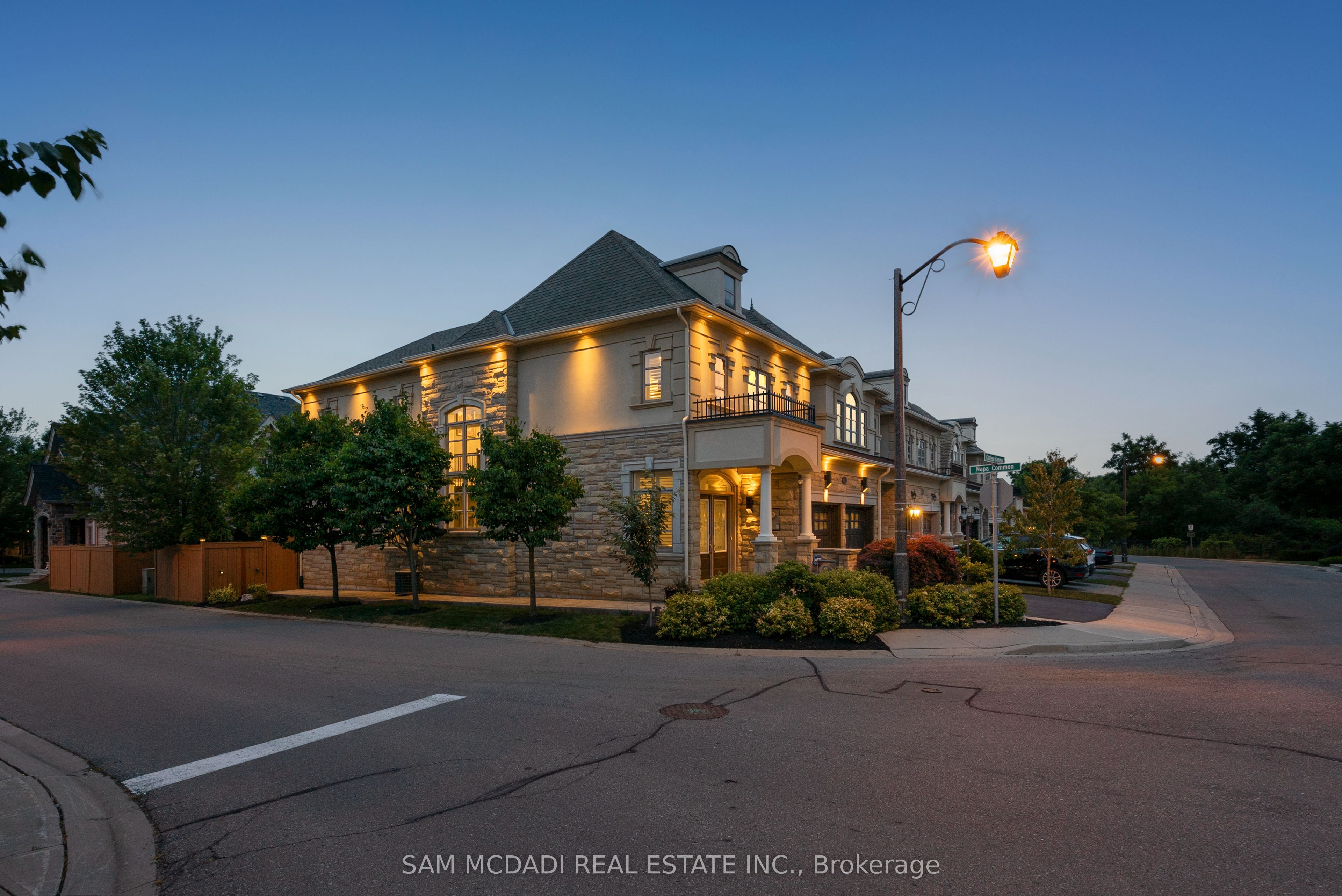 2469 Chateau Common