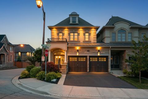2469 Chateau Common Oakville ON L6M 0S1