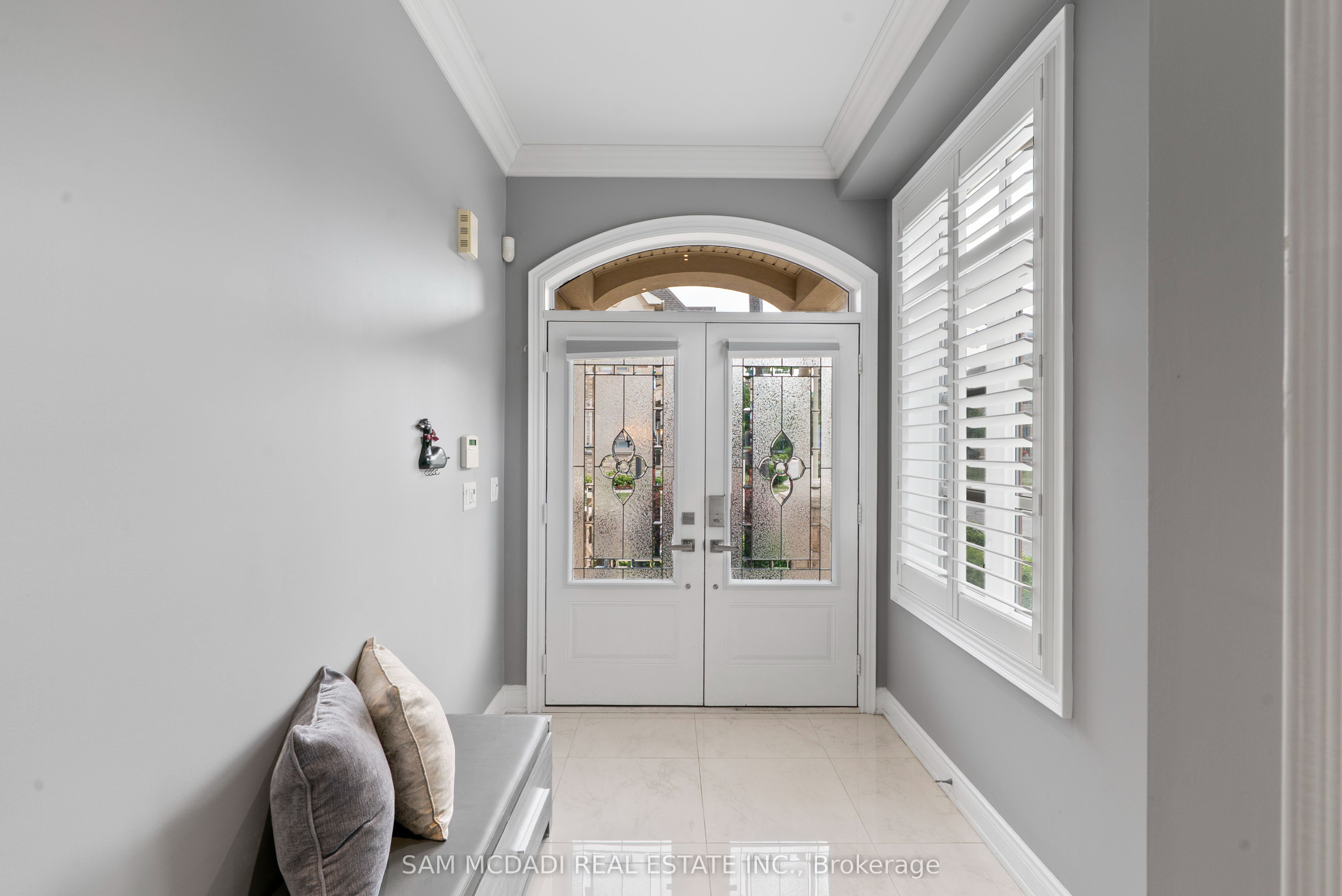 2469 Chateau Common
