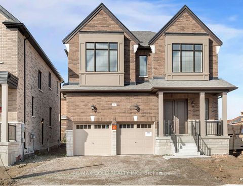 8 Boswell Drive Brampton ON L6P 4R7