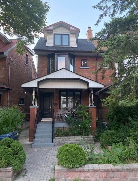 6 Rusholme Park Crescent Lower Toronto ON M6J 2C9