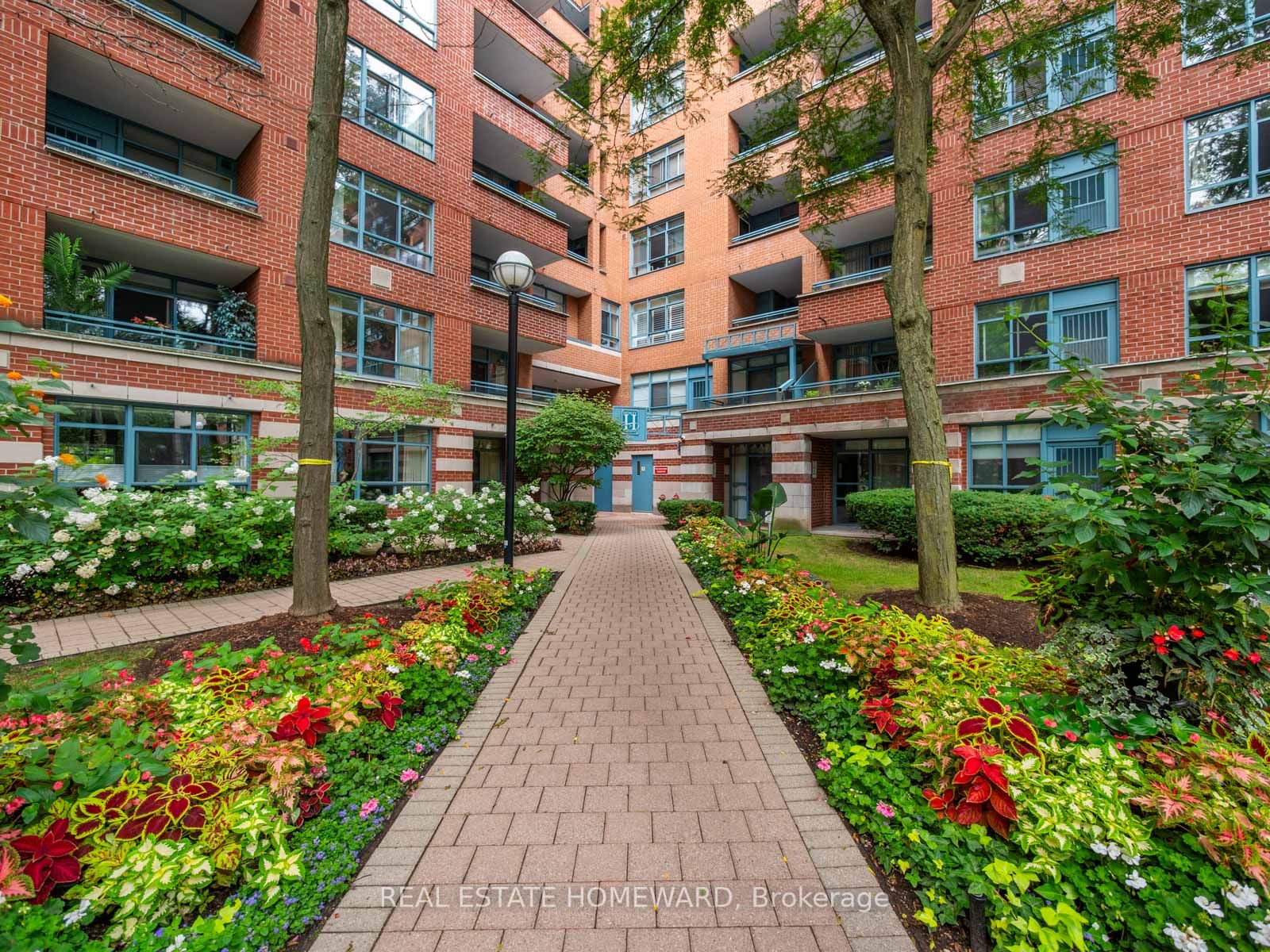 1091 Kingston Road 624