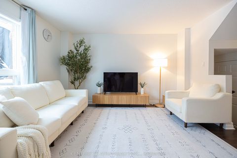 56 Royal chapin Crescent Richmond Hill ON L4S 2A7