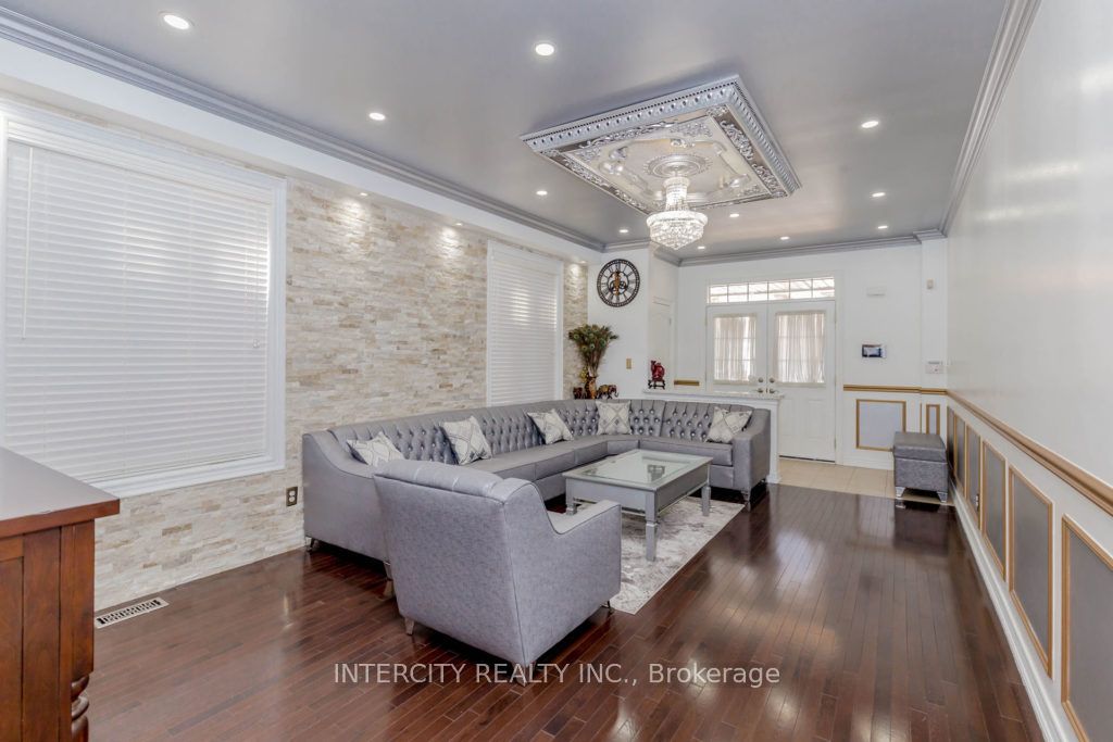 15 Autumn Ridge Drive