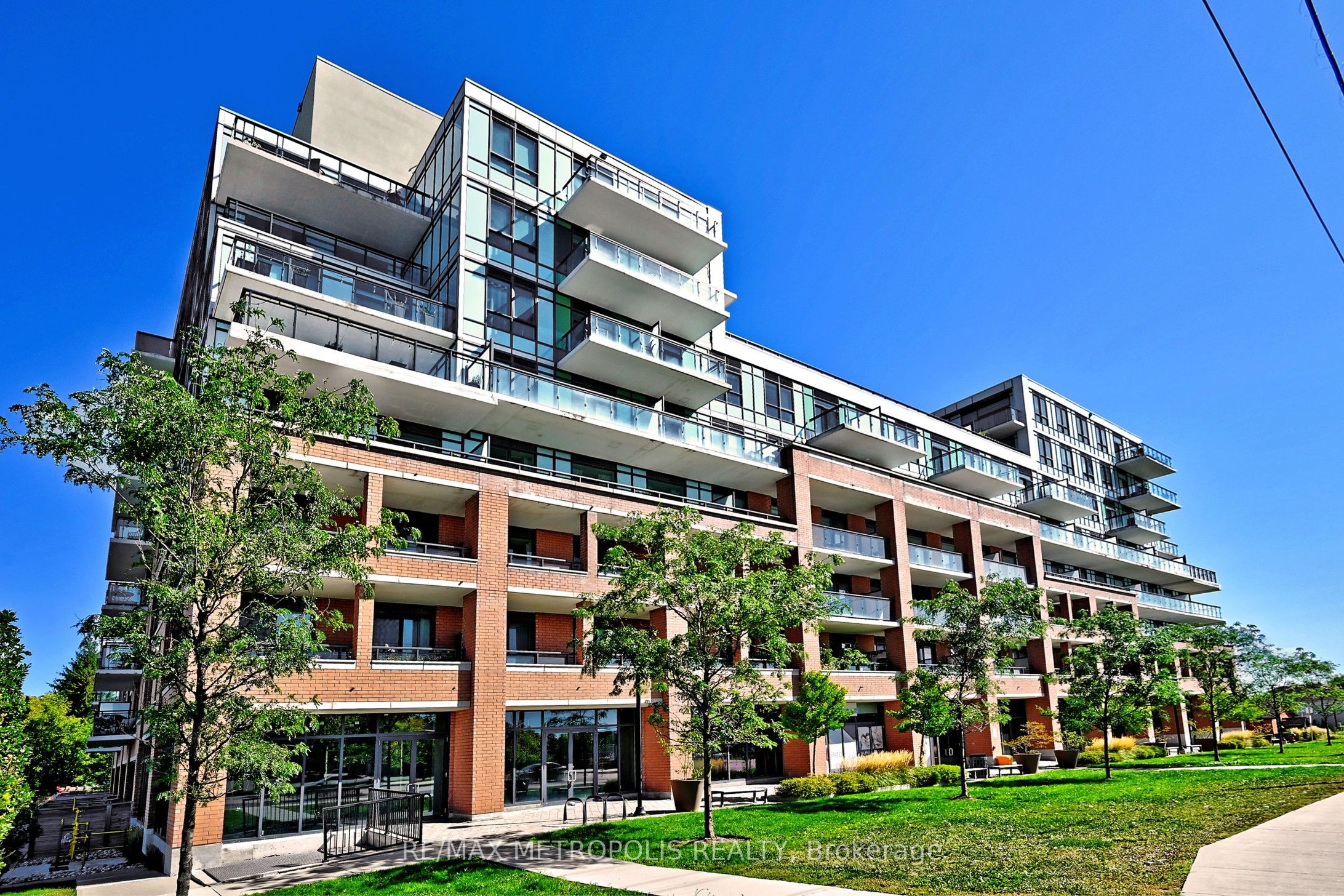 11611 Yonge Street 809