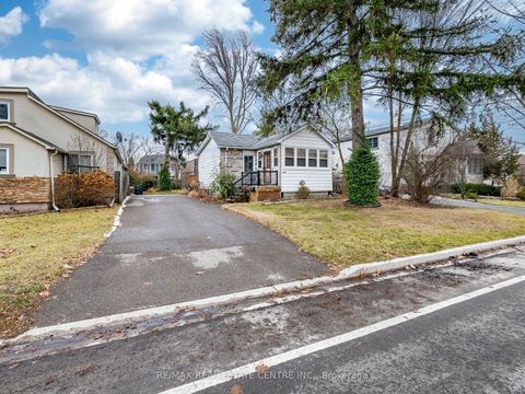 64 Eaglewood Boulevard Mississauga ON L5G 1V4