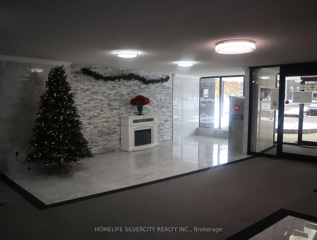 Photo of 4 W Kings Cross Road #2009, Brampton, ON L6T 3X8 (MLS # W12549762)