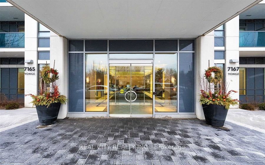 7167 Yonge Street 407