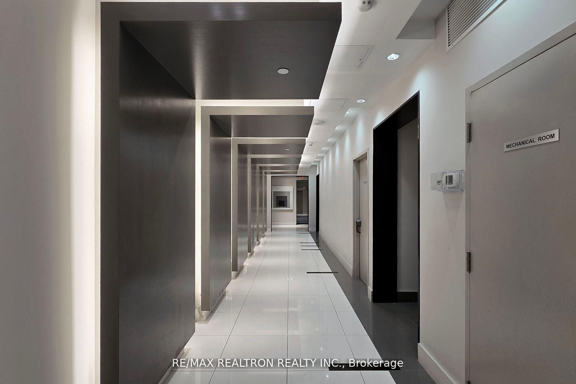 7167 Yonge Street 1511