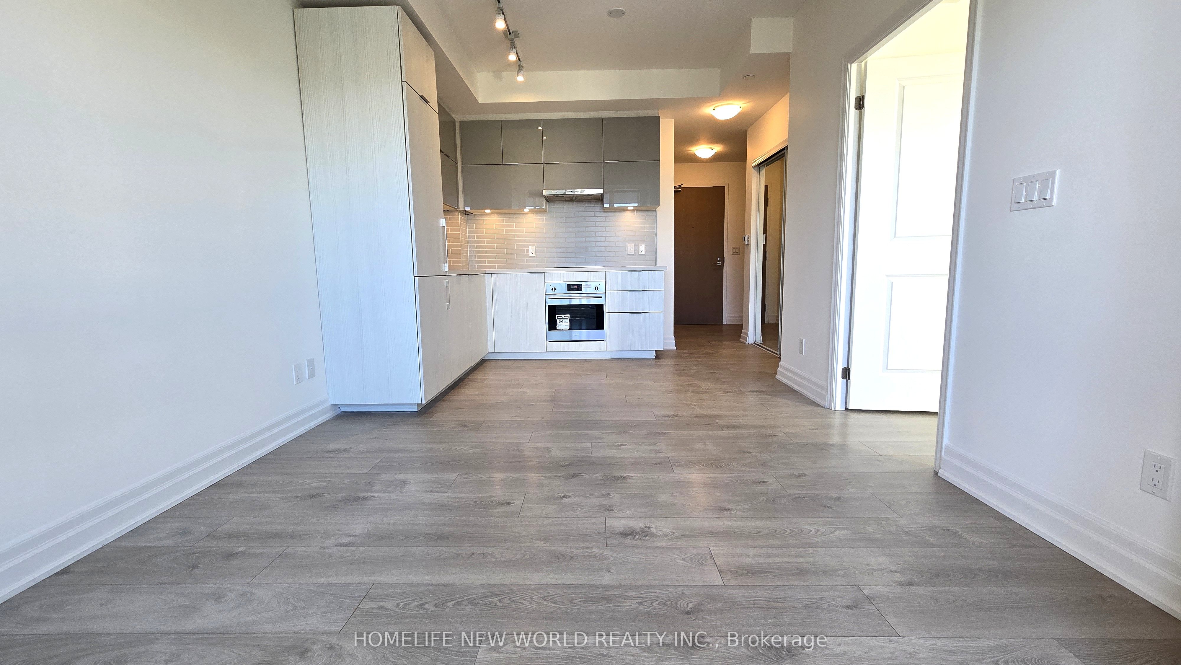 8 Rouge Valley Drive W 607