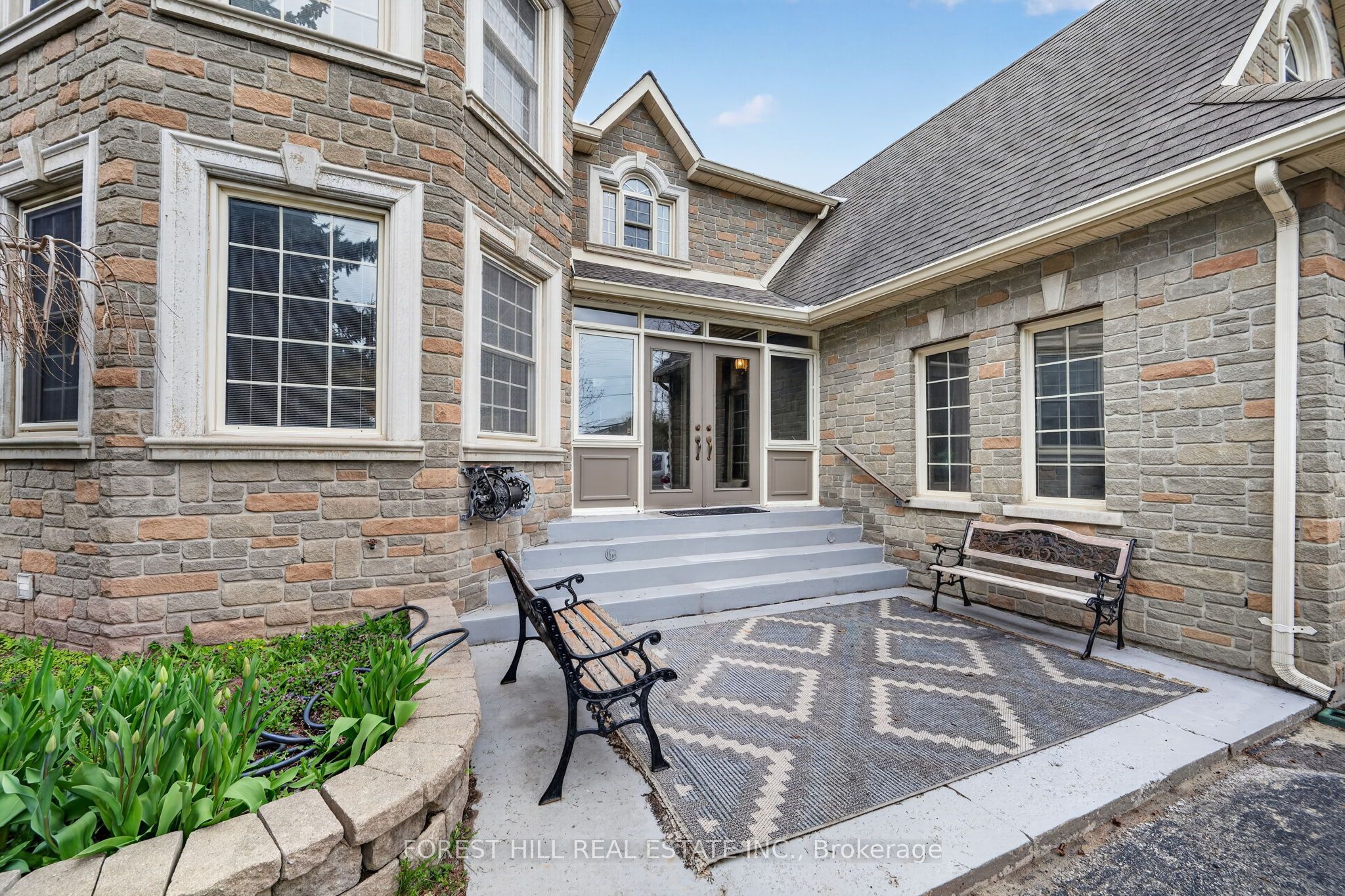 10601 Bathurst Street