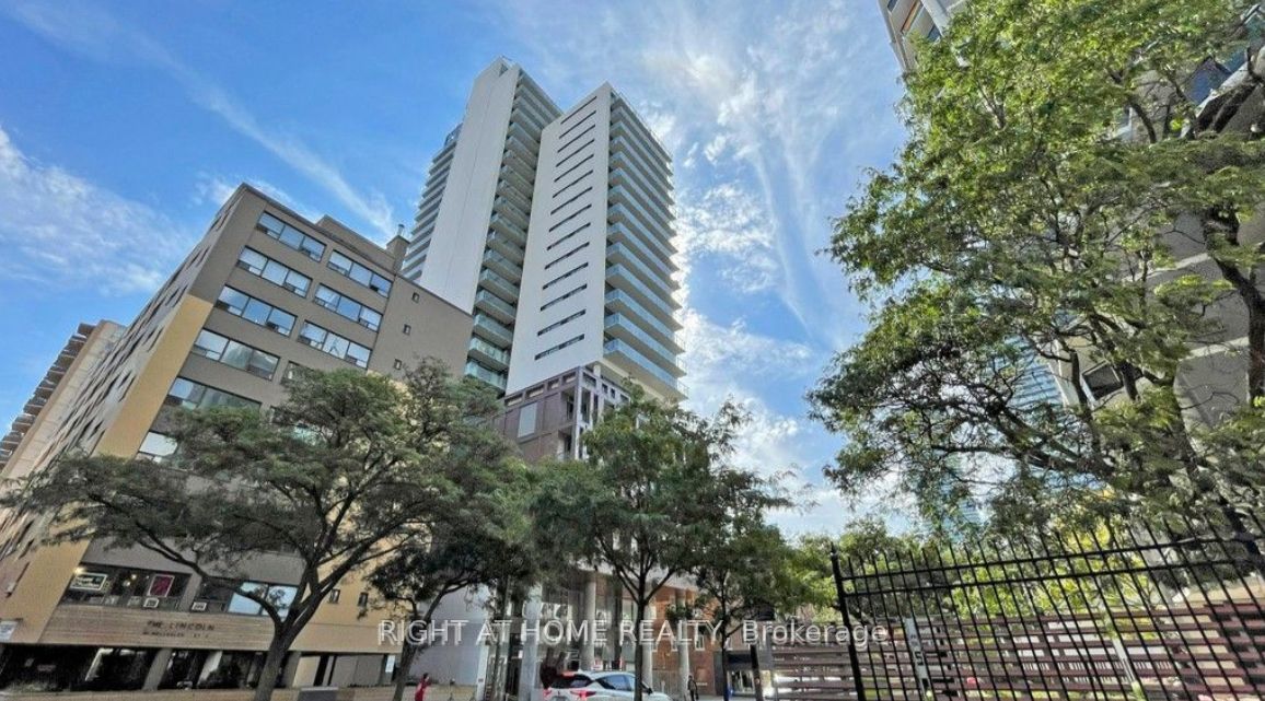 81 Wellesley Street E 607