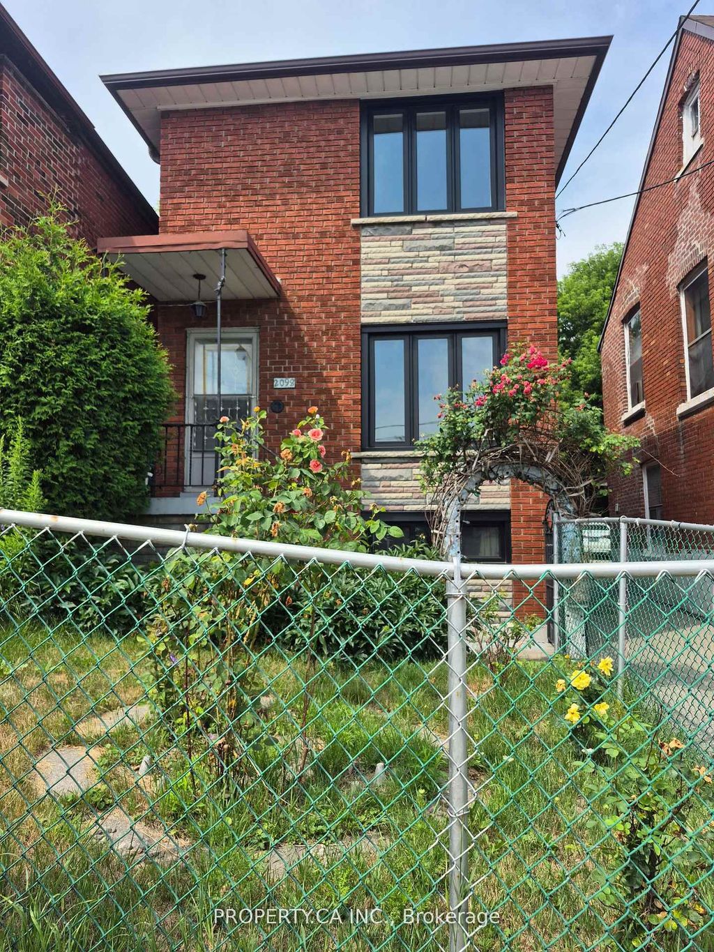 Photo of 2098 Dufferin Street, Toronto, ON M6E 3R7 (MLS # W12451412)
