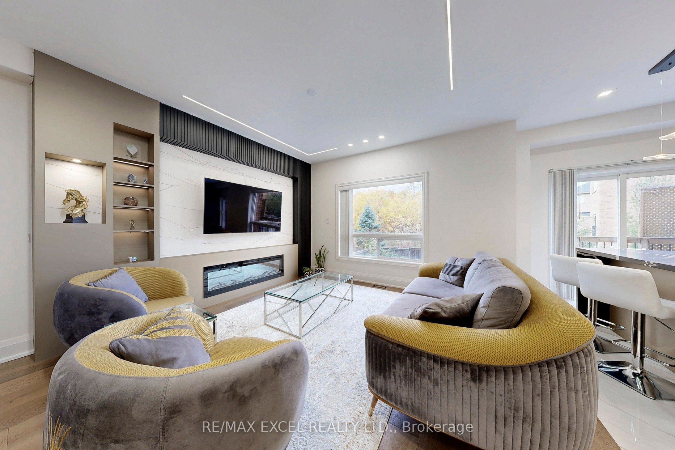 384 Old Colony Road
