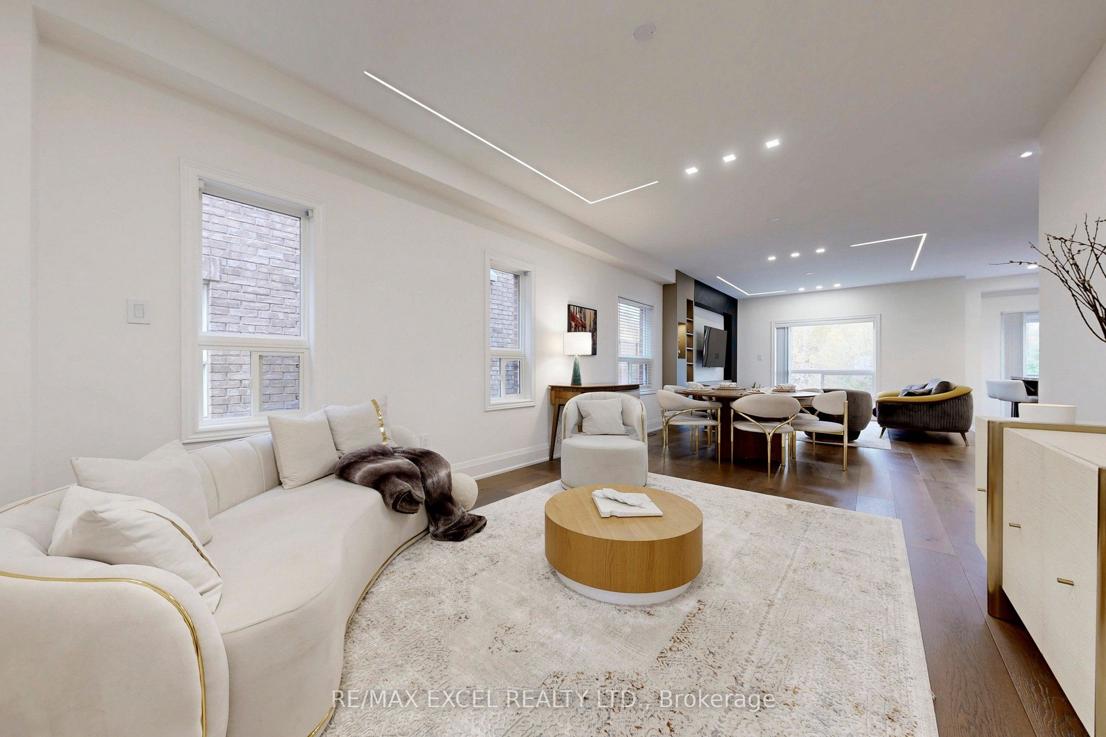 384 Old Colony Road