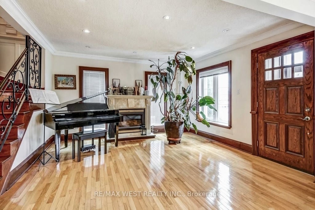Photo of 15 Wendover Road, Toronto, ON M8X 2L1 (MLS # W13711208)