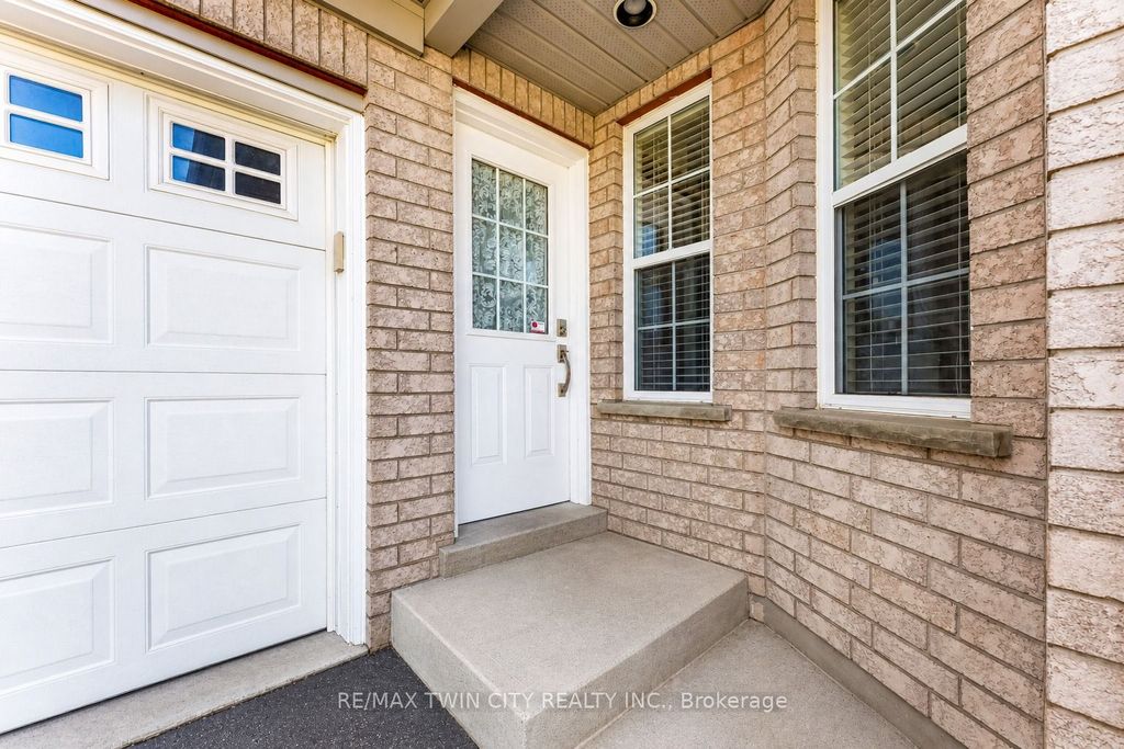 Photo of 550 Dansbury Drive, Waterloo, ON N2K 4E2 (MLS # X13079176)