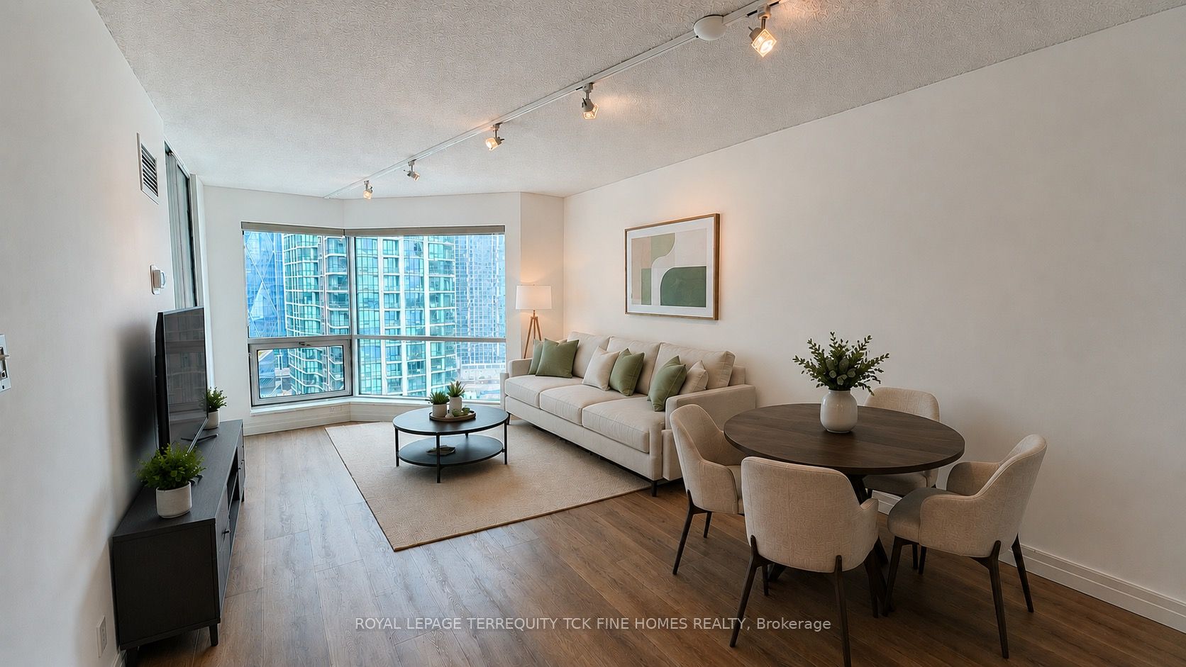 10 Yonge Street 2604
