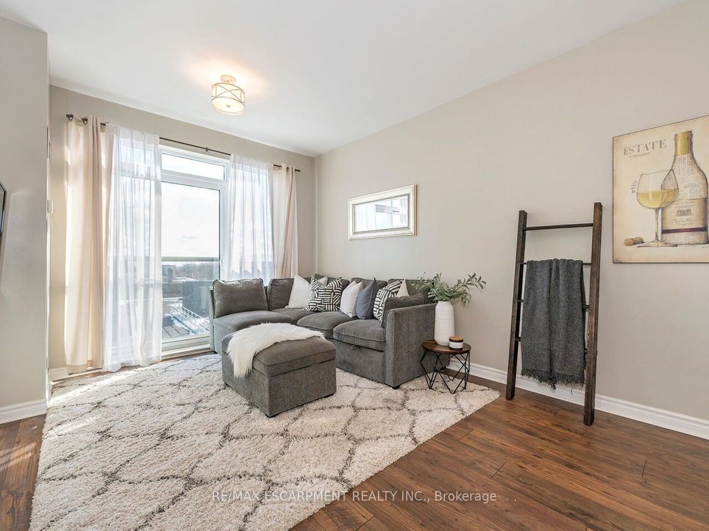 Photo of 3865 Lake Shore Boulevard W #401, Toronto, ON M8W 0A2 (MLS # W12606560)