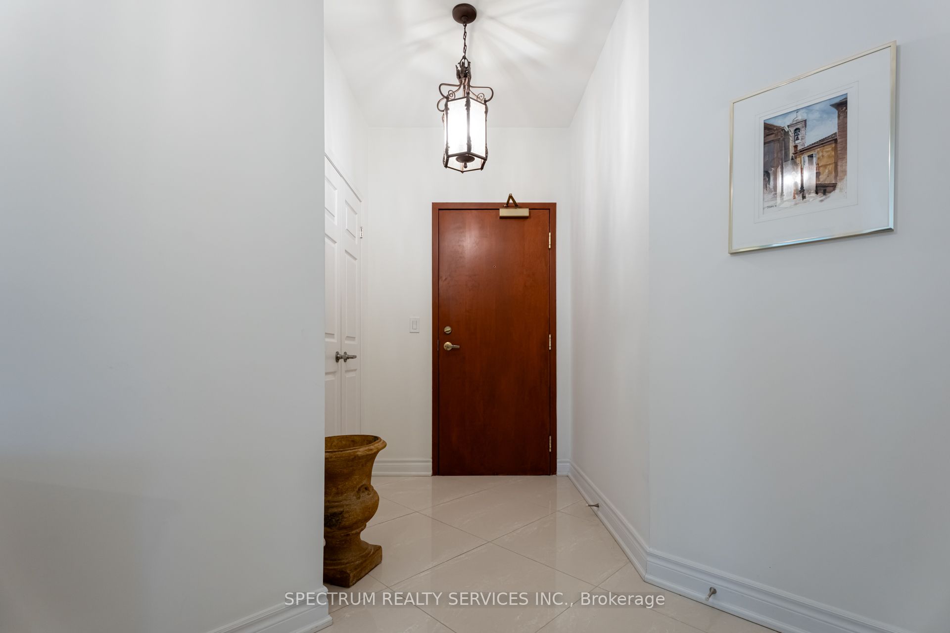 980 Yonge Street 205