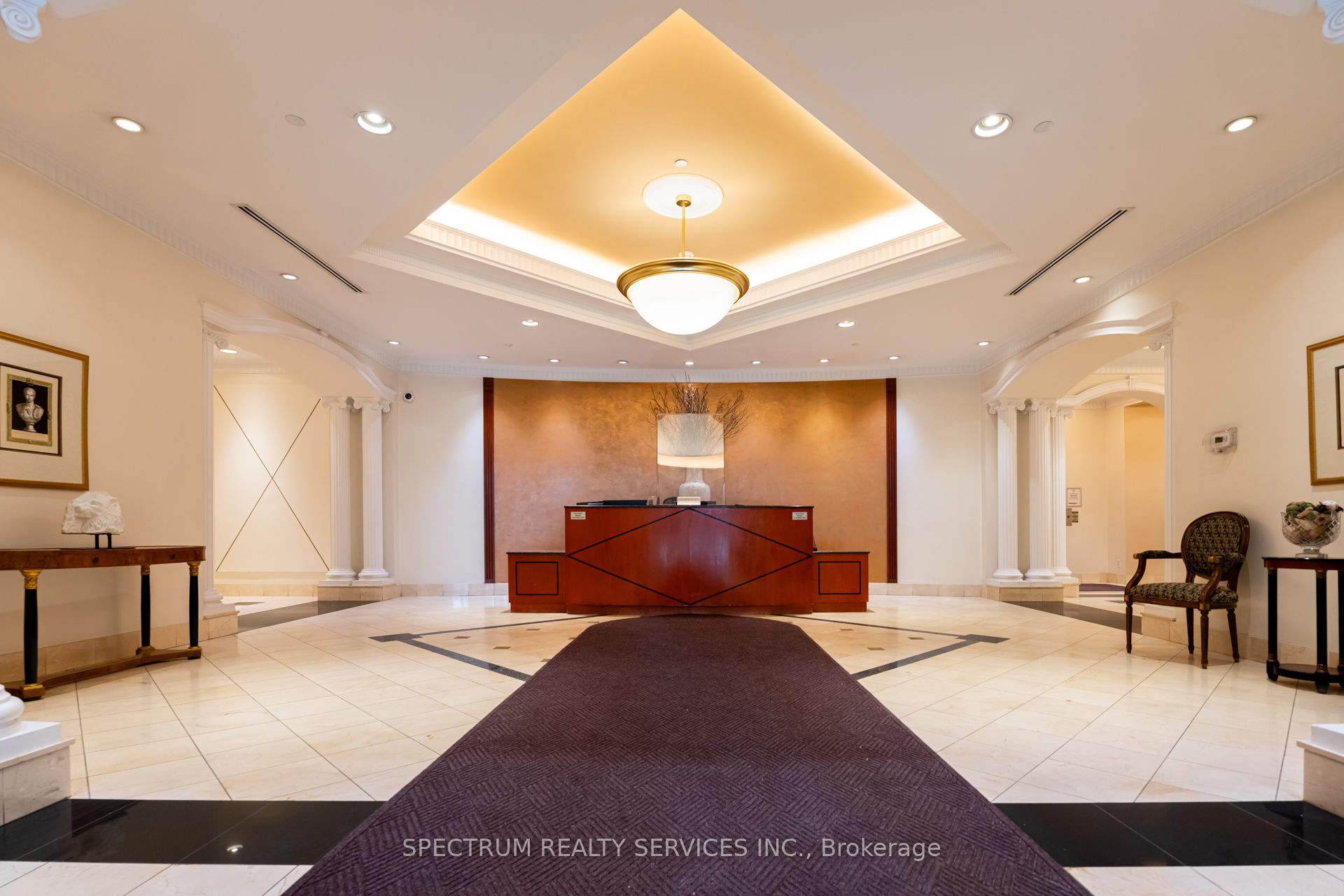 980 Yonge Street 205