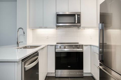 15 Watergarden Drive 507 Mississauga ON L5R 0H4