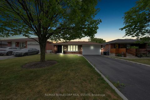 2515 Hensall Street Mississauga ON L5A 2T1