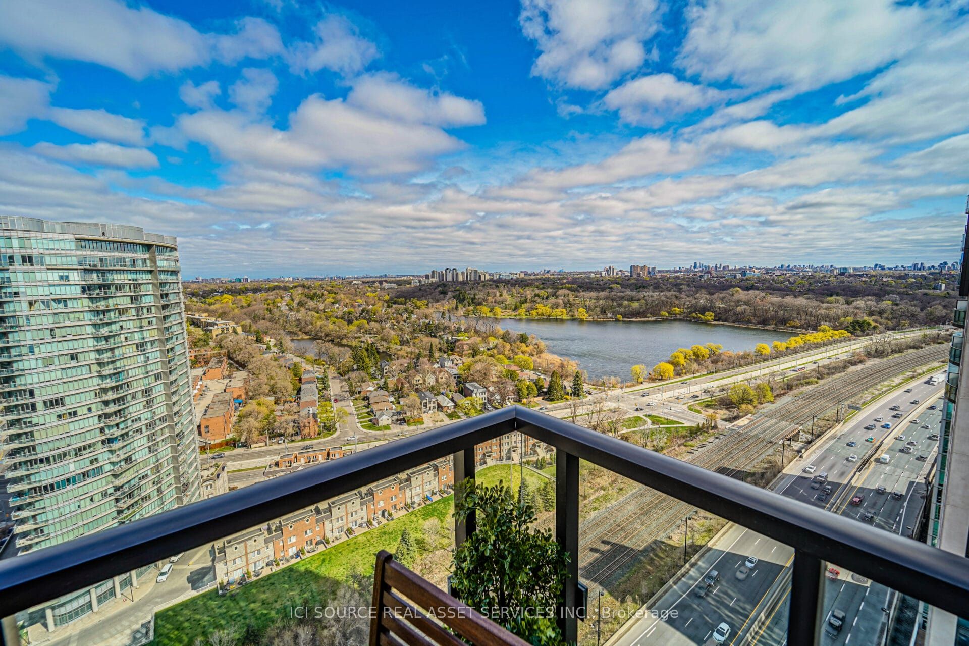 1928 Lake Shore Boulevard W 3002