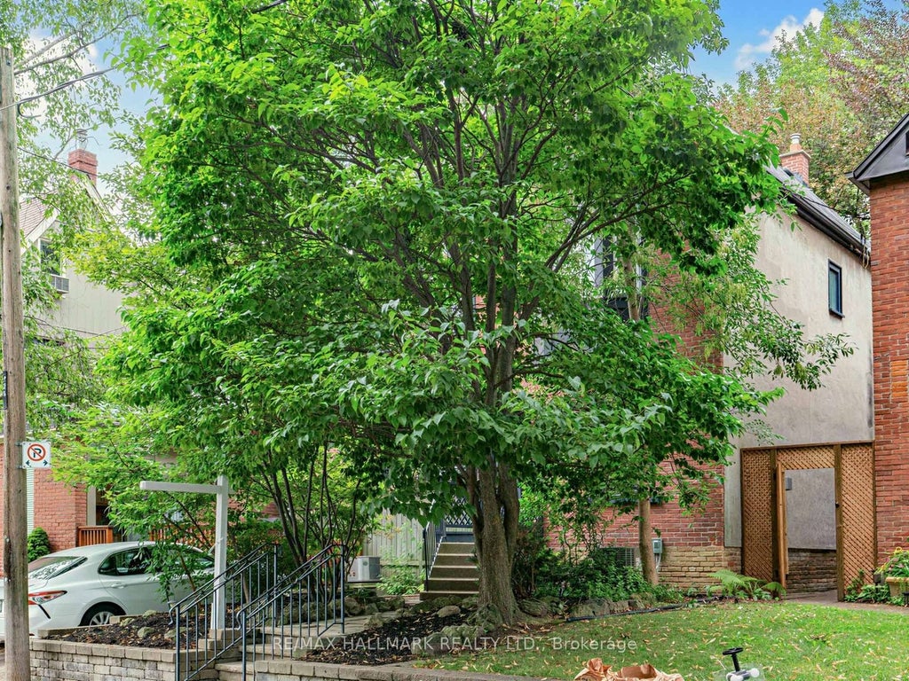 Photo of 28 Condor Avenue, Toronto, ON M4J 3M8 (MLS # E13711368)