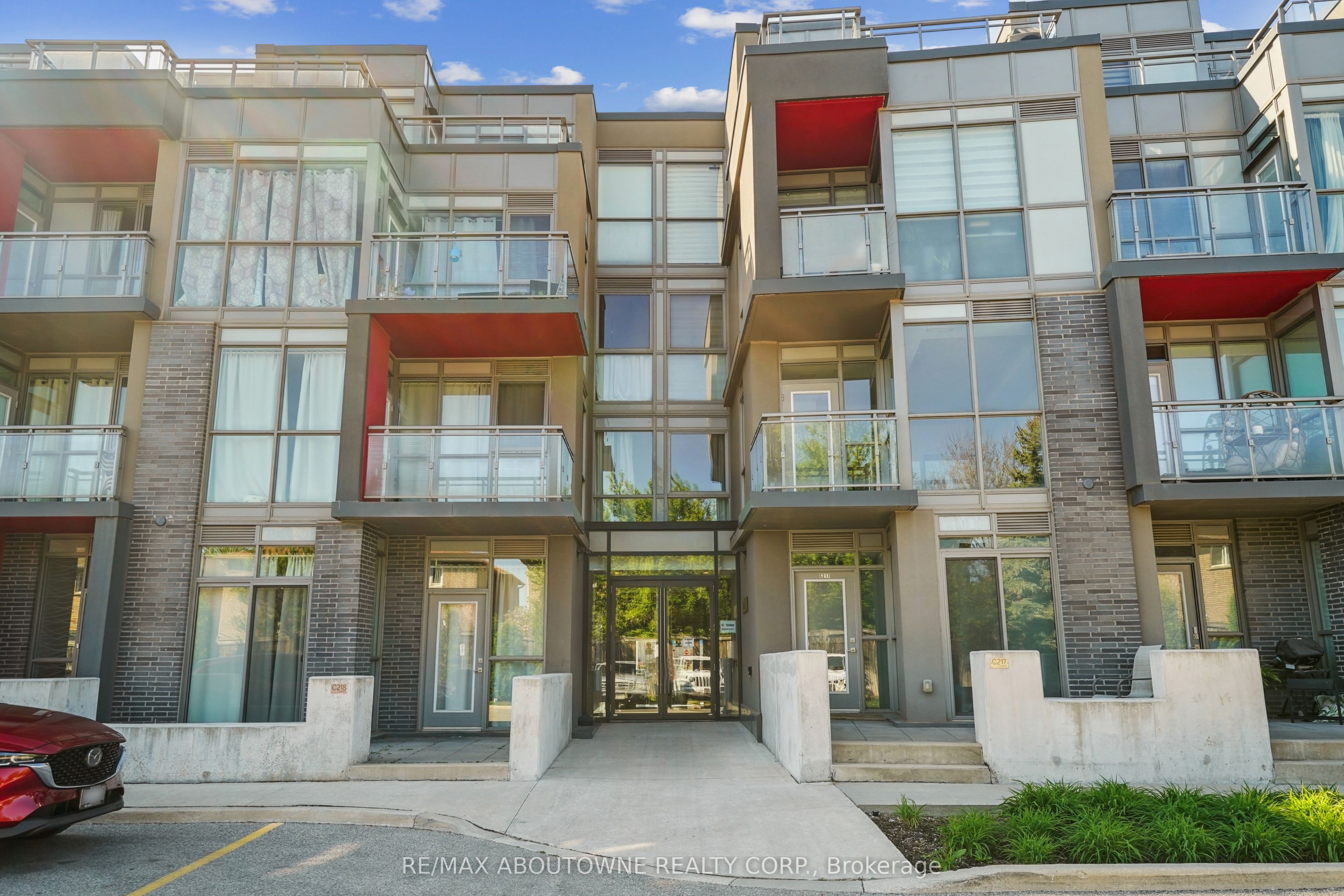 5260 Dundas Street C204