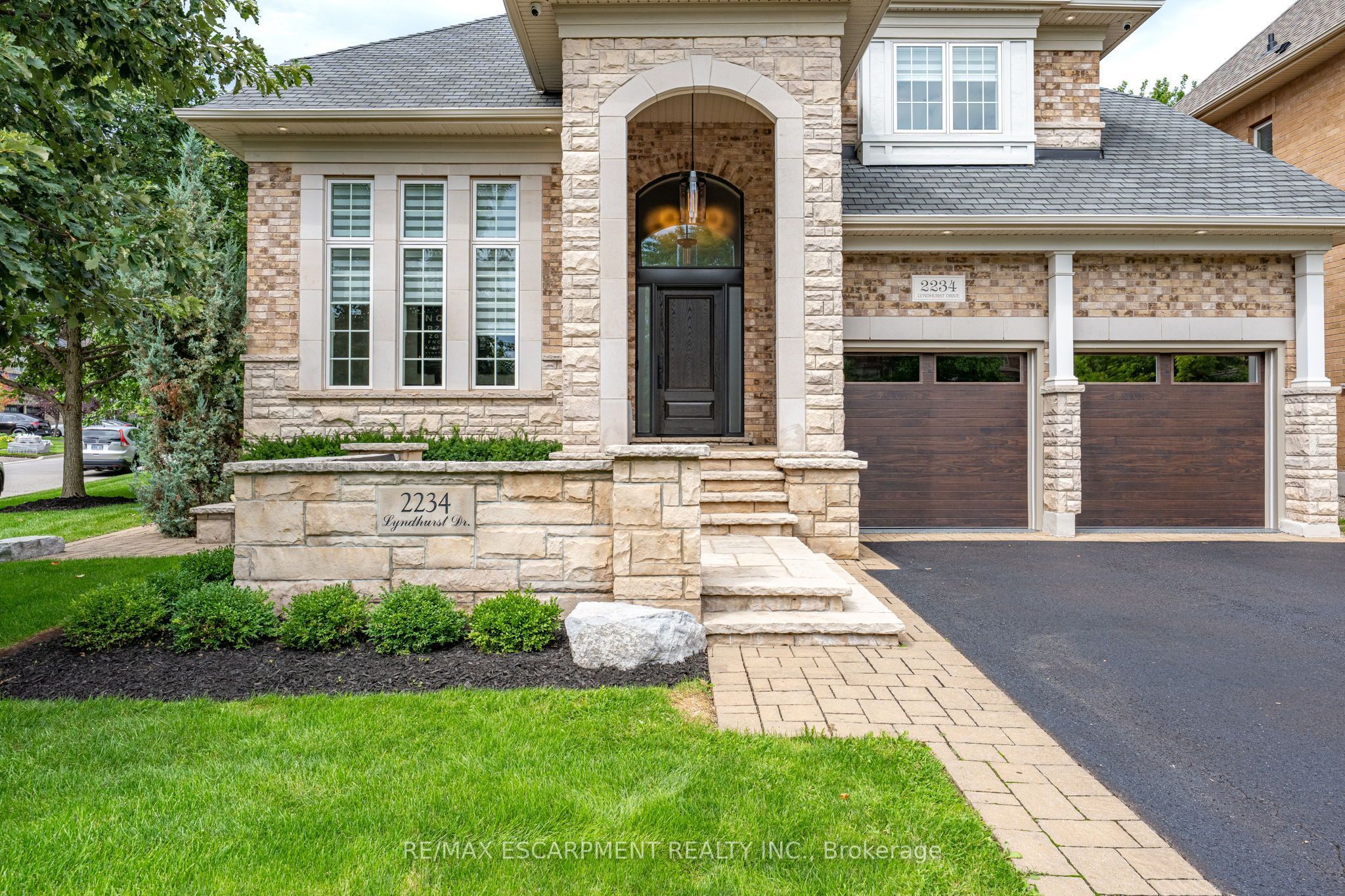 2234 Lyndhurst Drive