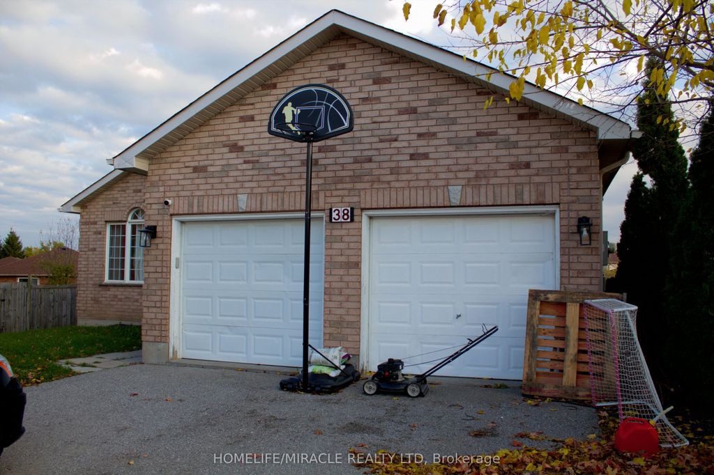 Photo of 38 Dunsmore Lane, Barrie, ON L4M 7A1 (MLS # S12587800)