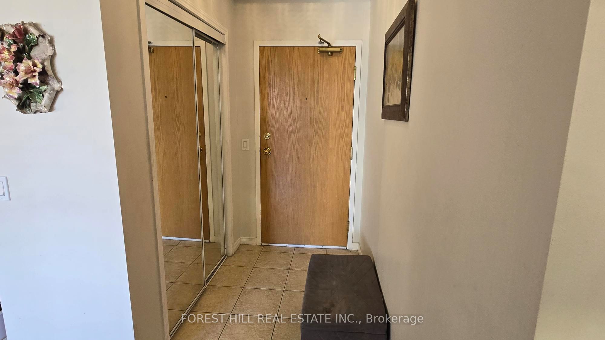 1 Maison Parc Court 212