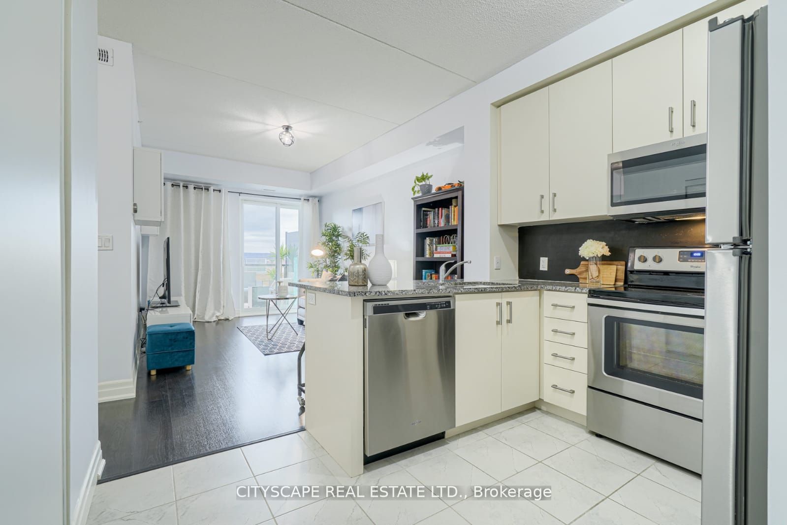 620 Sauve Street 403